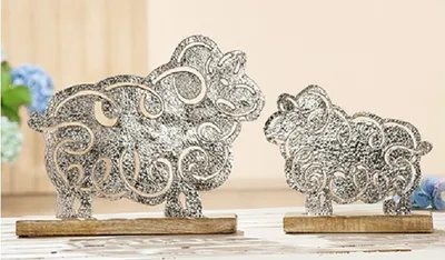 Produktbild von Gilde Metall Schaf auf Holzbase 1 Stück  L 23 x  B 7 x  H 23 cm silber, braun