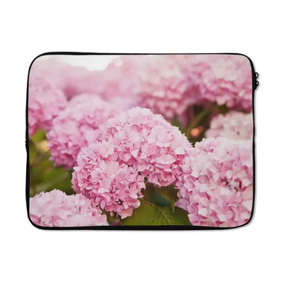 Produktbild von MuchoWow® Laptop Hülle 17 Zoll Laptoptasche Busch - Blumen - Rosa - Hortensie - Zipper - Schutzabdeckung