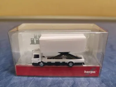 Produktbild von Herpa 550987 - 1/200 Catering-Fahrzeug - Neu