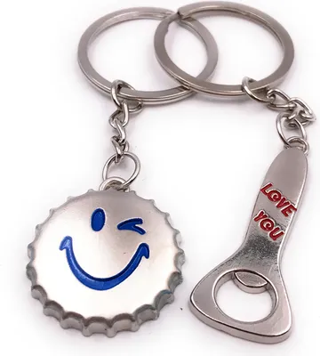 Produktbild von Onwomania Schlüsselanhänger Paaranhänger Liebe Kronkorken Flaschenöffner silber Anhänger Keychain