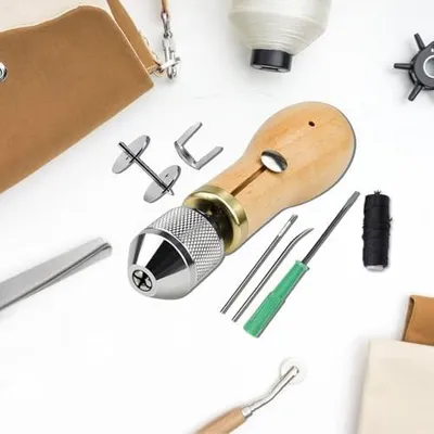 Produktbild von Leder-Nähgarn und Nadelset für Reparaturen an Leder und Polstermöbeln