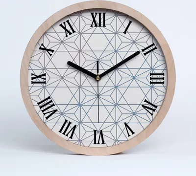 Produktbild von Holzuhr 30fi cm wanduhr - schwarze Spitzen - geometrischer Hintergrund