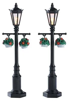 Imagen del producto de LEMAX: Conjunto para pueblo navideño, "Farol antiguo inglés", 2 piezas (74231)