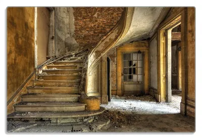 Produktbild von Wallario Frühstücksbrettchen aus Glas 20 x 30 cm mit rutschfesten Füßen, Motiv Massive Steintreppe in herrenlosem Haus