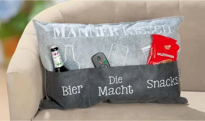 Obrázok produktu pre Gilde pánsky vankúš svetlosivý tmavosivý s vreckami, s výšivkou Beer The Power Snacks , 100% polyester D= 40,0 cm Š= 60,0 cm V= 10,0 cm 45519