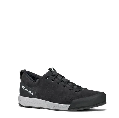 Schwarzer Spirit Evo Approach Schuh von Scarpa mit Schnürung und grauer Sohle.