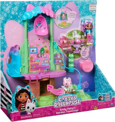 Produktbild von Spin Master Gabby's Kittys Garten Baumhaus Spielset, 6061583, mehrfarbig, Kunststoff, Haus ca. 32 cm hoch, mit Lichteffekten, verwandelbar, Geheimraum, Seilrutsche, Schaukel, Überraschungsbox, 9 Teile, für Innenbereich, Verpackung 35,56 x 13,65 x 35,88 cm (B x T x H), ab 3 Jahren, inkl. 3x LR44, Gabby's Purrfect Puppenhaus separat erhältlich