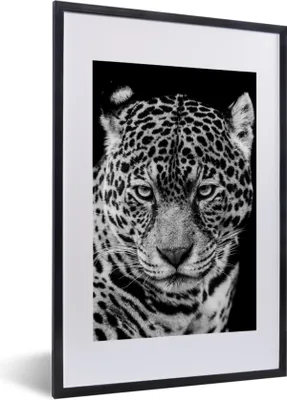 Produktbild von MuchoWow® Gerahmtes Poster Leopard - Tiere - Schwarz - Weiß - Porträt 40x60 cm - Poster mit Schwarzem Bilderrahmen Wandposter Rahmen Foto Bilder - Poster in Rahmen