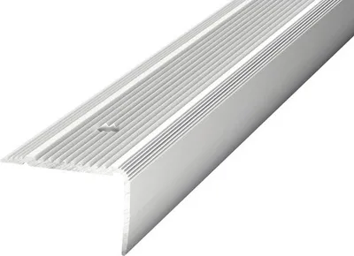 Produktbild von Prinz Treppenkantenprofil Alu silber gelocht 30 x 20 x 2500 mm