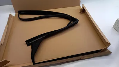 Obrázek produktu pro Originální originální těsnění dveřního skla FORD 2472101