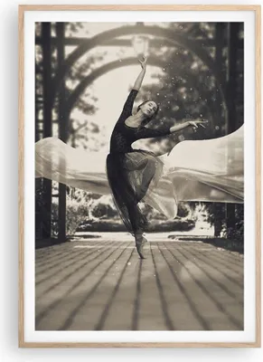 Produktbild von Gerahmtes Poster - Rahmen in heller Eiche - Ballerina Tanz Luft - 70x100 cm - Wand Bild - Wanddeko - Wandbilder - Kunstposter - Wandposter - Bilderrahmen - Bilder - Kunstdruck - P2NPA70x100-4945