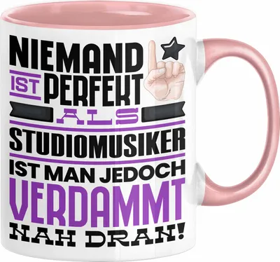 Produktbild von Studiomusiker Geschenk Tasse Lustige Geschenkidee für Studiomusiker Geburtstag Kaffee-Becher Niemand Ist Perfekt Aber Als Studiomusiker Ist Man Nah Dran (Rosa)