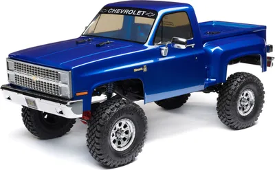 Zdjęcie produktu dla Axial RC Crawler SCX10 III Base Camp 1982 Chevy K10 RTR niebieski 1:10