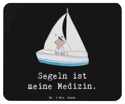 Produktbild von Mr. & Mrs. Panda Mouse Pad Bär Segeln - Schwarz - Geschenk, laptop mousepad, Segeltörn, Yachtclub, Sport, Segelboot, mousematte, Segelschule, mauspad pc