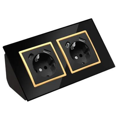 Produktbild von Glas Ecksteckdose 2-fach Steckdose mit USB und USB-C Steckdosenblock 45° Verteilerdose schwarz mit goldenem Rand.