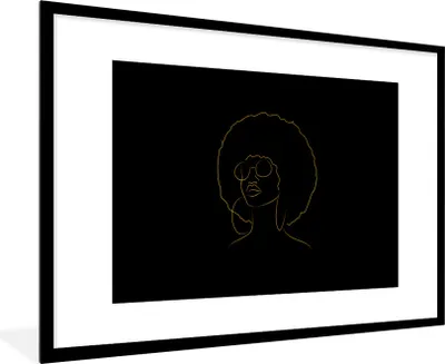 Produktbild von MuchoWow® Gerahmtes Poster Frau - Sonnenbrille - Gold - Strichzeichnung 90x60 cm - Poster mit Schwarzem Bilderrahmen Wandposter Rahmen Foto Bilder - Wanddekoration - Fotos