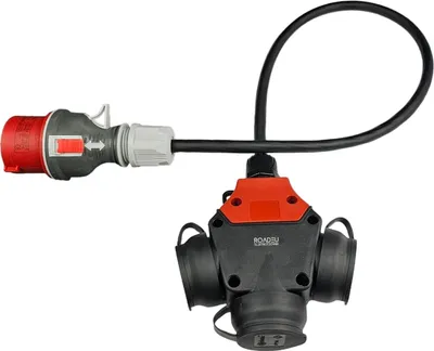 Produktbild von Hochstrom-Adapter, CEE-Stecker 16 A, 380 V auf 220 V Adapter, 3 x 220 V Schuko-Kupplung, 5 x 2,5 mm Gummikabel 0,5 Meter. Adapter 16 A auf 230 V.