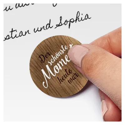 Produktbild von Hochzeit Gästebuch Aufkleber Set mit 40 verschiedenen Fragen, selbstklebend als Kreis, für Fotoalbum, Gästebuch oder Scrapbooking - Holz