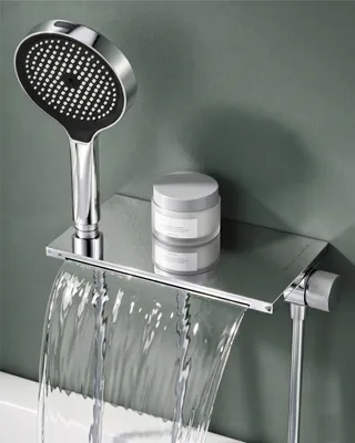 Produktbild von Mai & Mai Badewannenarmatur mit Handbrause Wasserfall Wannenarmatur 5 Strahlarten Duschbrause mit Unterauslauf Handbrause aus Messing Silber DSN-401