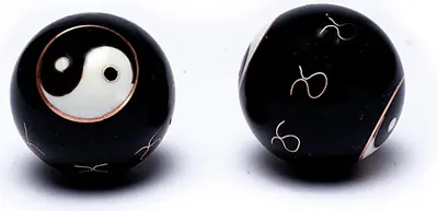 Obrázek produktu pro Čchi-kungové koule jin-jang černé -- 4 cm
