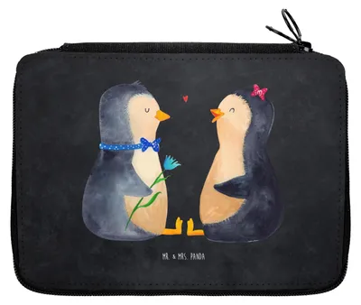 Produktbild von Mr. & Mrs. Panda Bleistiftetui Pinguin Pärchen - Kreidetafel - Geschenk, Malmappe, Hochzeit, Etui, Verknallt, Federmappe, Liebe, Hochzeitstag, Schreibmappe, Federtasche