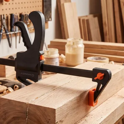 Produktbild von Leimzwinge Einhandbedienung - 300 mm - 2er-Set - Schnellspannzwinge - Spreizzwinge - 500 N - Holzzwinge für Holzbearbeitung, Tischlerei und Heimwerkerarbeiten - 12 Zoll [10273C], KI-generiertes Bild