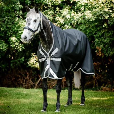 Immagine prodotto di Coperta da paddock Horseware, taglia 145 - Amigo 1200D Wug Turnout, 150g - Colore: nero/grigio titanio/argento