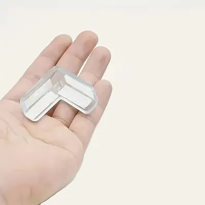 Produktbild von 8 Stück Transparente Tischeckenschützer – Sicherer Schutz für Kinder