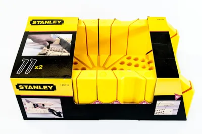 Immagine prodotto di Cassetta per troncatura in plastica con sega posteriore 310x130x78 mm Arresto della sega integrato Sistema di bloccaggio 90° 45° 22,5° Angolo regolabile