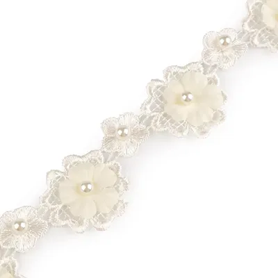 1m Seidenblüten mit Perle Spitzenborte creme
