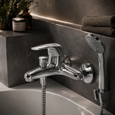 Produktbild von AM.PM Play Wannenarmatur mit Handbrause und Halter, Mischbatterie Badewanne Wasserhahn Bad, Chrom F8315000