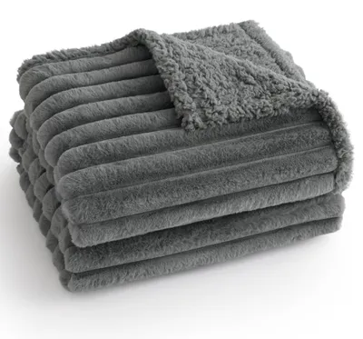 Produktbild von Wasserdichte Hundedecke - 102 x 127 cm, waschbar für große Hunde, flauschige Decke
