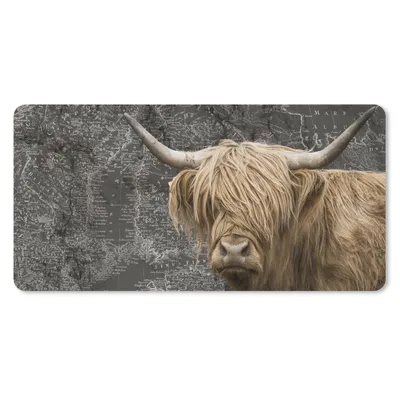 Produktbild von MuchoWow® Schreibtischunterlage Schottischer Highlander - Weltkarte - Tiere 80x40 cm - XXL Mauspad - Gaming Mauspad