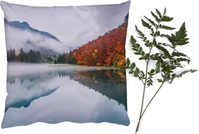 Produktbild von MuchoWow® Zierkissen Sofakissen Wohnzimmer Dekokissen 50x50 cm Herbst - Nebel - Wasser - Landschaft - Komfort - Sofakissen