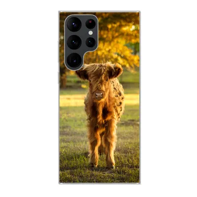 Produktbild von MuchoWow® Handyhülle Schutzhülle Hülle für Samsung Galaxy S22 Ultra Schottischer Highlander - Kalb - Herbst Silikon Softcase Handy Hülle - Abbildung