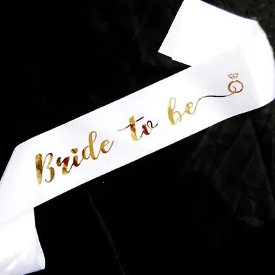 Produktbild von Go Go Gadget – Bride to be – Junggesellinnenabschied – Schärpe – Team Bride – 1 Stück – Weiß mit roségoldenen Buchstaben