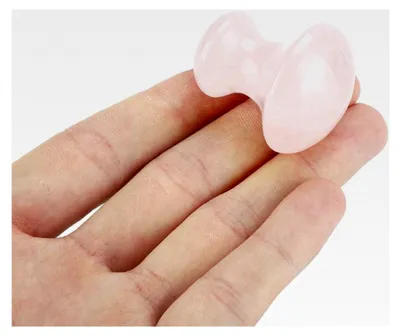 Produktbild von Gua Sha aus Rosenquarz, Gua Sha Brett in Pilzform für Gesicht und Hals, Massage Stein für Beauty und Entspannung