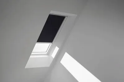Obrázok produktu pre Zatemňovacia roleta na strešné okno VELUX elektrická DML MK08 3009K čierna