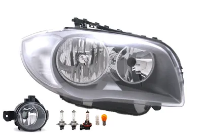 Immagine prodotto di Fari compatibili per BMW Serie 1 (E81, E82, E87, E88) dal 2007 al 2009, con luci H7, fendinebbia e luci di posizione. Codici: 63117193388, 7193388, 63176924656, 6924656. Johns