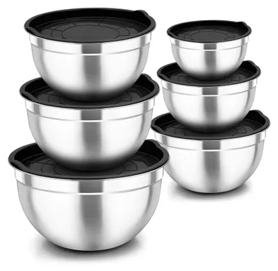 Produktbild von 6-teiliges Set Edelstahl-Rührschüsseln mit luftdichten Deckeln, stapelbar, spülmaschinenfest, 4,5 l / 2,7 l / 2,5 l / 1,5 l / 1,2 l / 0,7 l – Schwarz