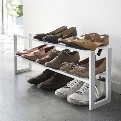 Produktbild von Yamazaki Schuhregal mit 2 Ablagen weiß ausziehbar platzsparend schmal Metall Schuhablage für 6-9 Paar Schuhe 38-70x30x15cm "LINE"