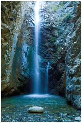 Produktbild von Wallario Wandbild aus Acryl, 90 x 60 cm, freischwebende Optik - Wasserfall bei Sonneneinfall