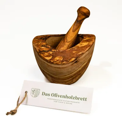 Produktbild von Mörser und Stößel aus Olivenholz in Naturoptik 16 cm