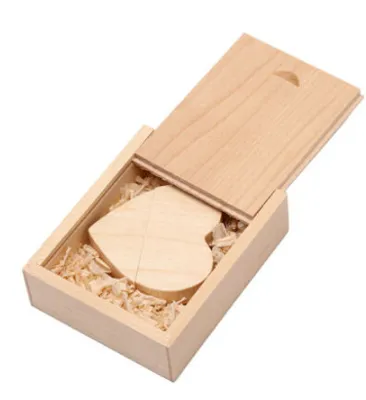 Obrázok produktu pre Sada: USB drevené srdce 2.0 16GB a drevený box, javor