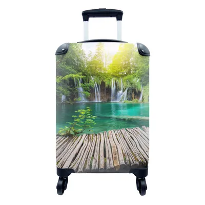 Produktbild von MuchoWow® Koffer Handgepäck Trolley Rollkoffer Kleine Reisekoffer mit 4 Rollen - Brücke - Wasserfall - Natur - Cabin Size < 55x40x23 cm & 55x40x20 cm - Fotokoffer - Kabinenkoffer - Boardgepäck - Reise-Box - Reisekoffer - Reisegepäck - Koffer mit Bild - Trolley für Kinder