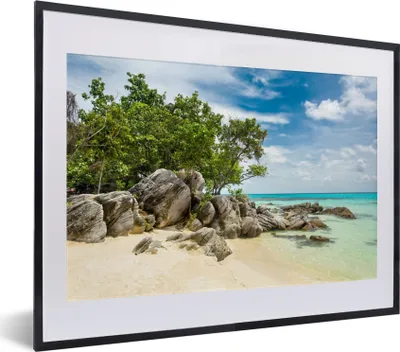 Produktbild von MuchoWow® Gerahmtes Poster Strand - Steine - Meer - Sommer 40x30 cm - Poster mit Schwarzem Bilderrahmen Wandposter Rahmen Foto Bilder - Bilderrahmen - Poster im Rahmen