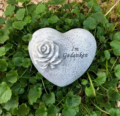 Produktbild von Grabherz Grab Herz Grabschmuck mit Rose - Im Gedenken - bauchig