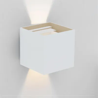 Immagine prodotto di Apparecchio di illuminazione esterna LED C4 Axis - 8,8 W, luce bianco caldo, 720 lm, grado di protezione IP44, colore bianco