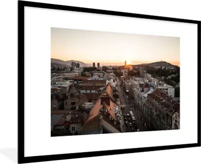 Produktbild von MuchoWow® Gerahmtes Poster Die Skyline und das Straßenbild von Sarajevo in Bosnien und Herzegowina 90x60 cm - Poster mit Schwarzem Bilderrahmen Wandposter Rahmen Foto Bilder - Wanddekoration - Fotos