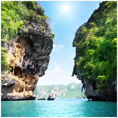 Produktbild von Wallario Möbeldesign / Aufkleber, geeignet für Ikea Lack Tisch - Felsenschlucht am Meer in Thailand in 55 x 55 cm
